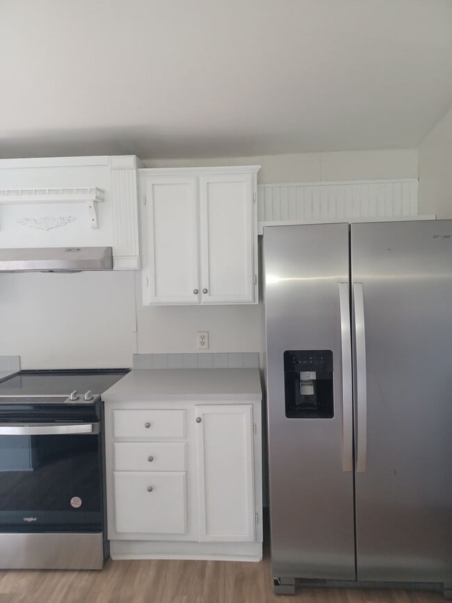 921 Elkport St in West Orange, TX - Building Photo - Building Photo