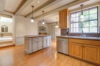 2510 Potomac Dr in Houston, TX - Building Photo - Building Photo