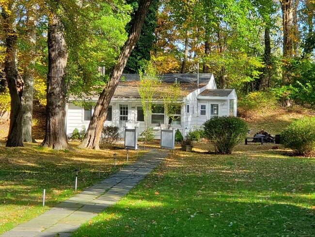 property at 44 Roseville Rd