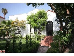 1020 Havenhurst Dr, Unit 1020 in West Hollywood, CA - Building Photo - Building Photo