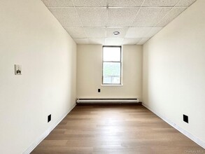 247-77 Jericho Tpke in Queens, NY - Building Photo - Building Photo