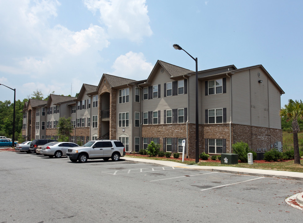 Montgomery Landing in Savannah, GA - Building Photo