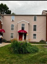 108 Heather Ridge in Shelton, CT - Building Photo