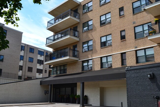 2920 Dean Parkway Apartments in Minneapolis, MN - Foto de edificio - Building Photo