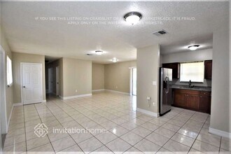 330 NW 196th St in Miami, FL - Building Photo - Building Photo