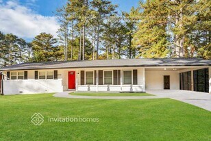 5435 St Lo Ln in College Park, GA - Building Photo