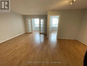 115 Omni Dr in Toronto, ON - Building Photo - Building Photo