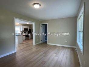170 Stratford Dr in Bridgeport, WV - Building Photo - Building Photo