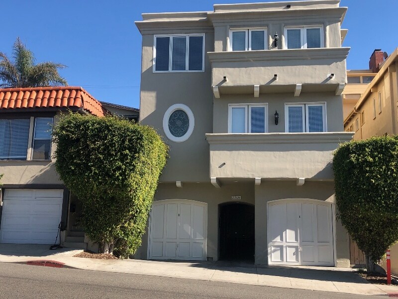 2316 Highland Ave in Manhattan Beach, CA - Building Photo