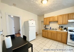 14 Elder St, Unit 2 in Boston, MA - Building Photo - Building Photo