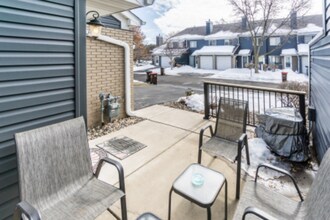 1810 Donegal Dr in Woodbury, MN - Building Photo - Building Photo