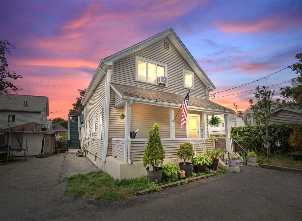 48 Tapped St in Everett, MA - Building Photo