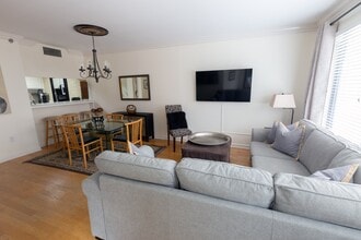 3481 Lakeside Dr NE, Unit 605 in Atlanta, GA - Building Photo - Building Photo