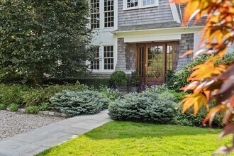 231 Flying Point Rd in Southampton, NY - Building Photo - Building Photo