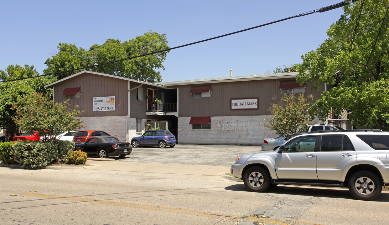 Hallmark Apartments in Austin, TX - Foto de edificio