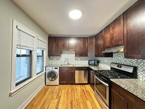 814 Elm St in Winnetka, IL - Building Photo - Building Photo