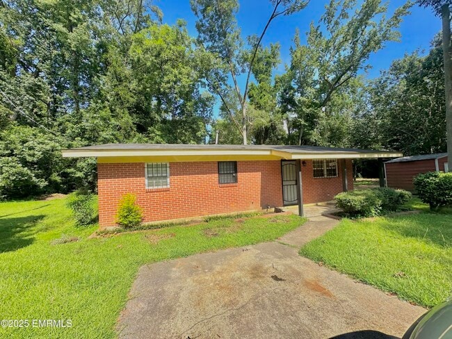 2216 32nd Ave in Meridian, MS - Building Photo - Building Photo