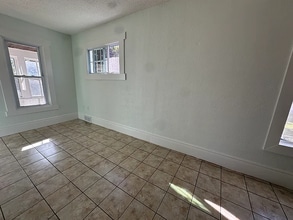 253 Curtice St E in St. Paul, MN - Building Photo - Building Photo