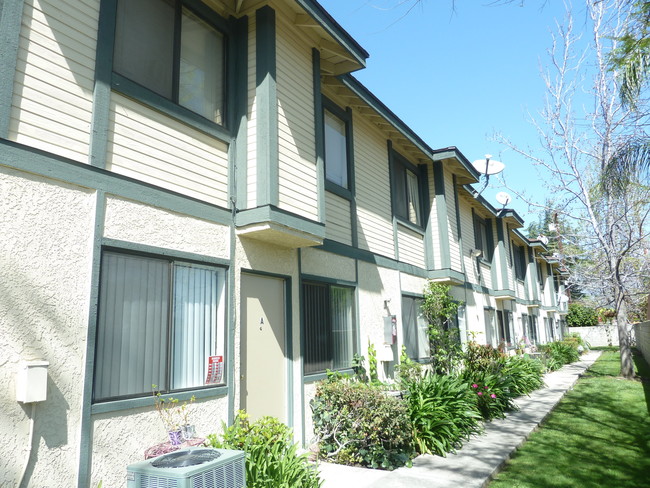 Richland Apartments in Upland, CA - Building Photo - Building Photo