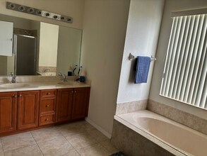 448 Cinnamon Dr in Kissimmee, FL - Foto de edificio - Building Photo