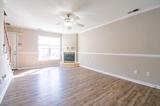 452 Cityview Ln in Fayetteville, NC - Building Photo - Building Photo