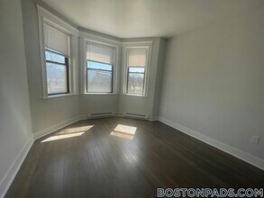 81 Park Dr in Boston, MA - Building Photo - Building Photo