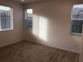 5857 Cadence Ave in Dublin, CA - Building Photo