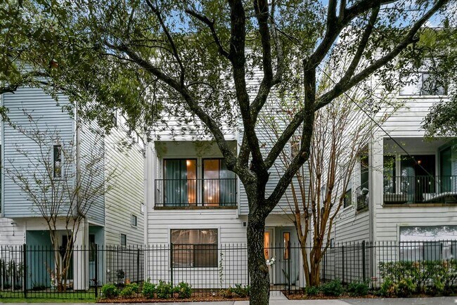 1434 Ennis St in Houston, TX - Building Photo - Building Photo