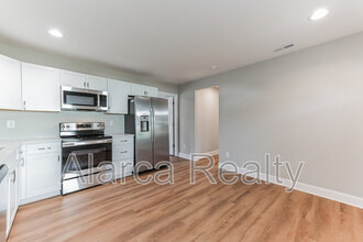 1217 Skyview Rd in Charlotte, NC - Building Photo - Building Photo