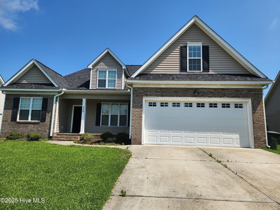 824 Megan Dr in Greenville, NC - Building Photo