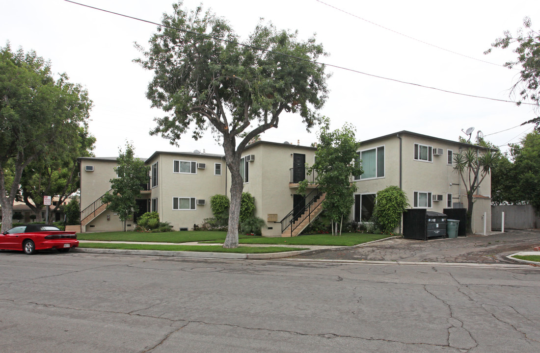 1411 N Pepper St in Burbank, CA - Building Photo