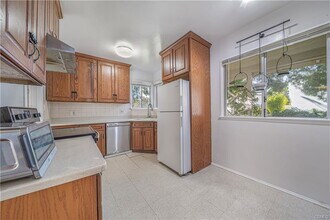 3388 Rosewood Ave in Los Angeles, CA - Building Photo - Building Photo