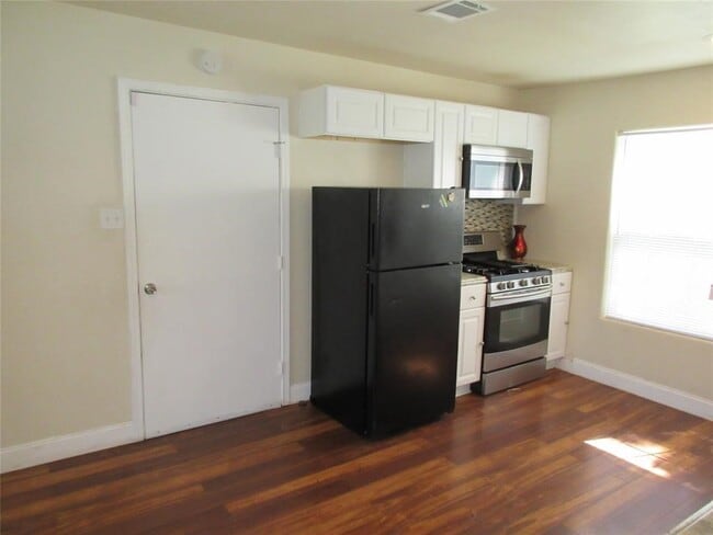 property at 10601 Murr Way