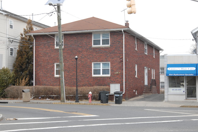 231 W Englewood Ave in Englewood, NJ - Building Photo - Building Photo