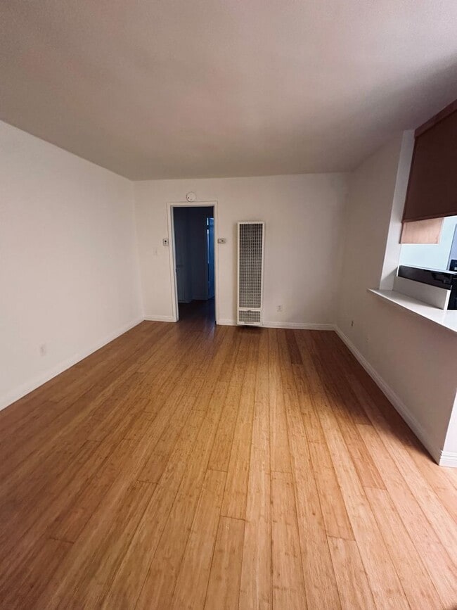 21 Thornton Ave. in Venice, CA - Building Photo - Building Photo