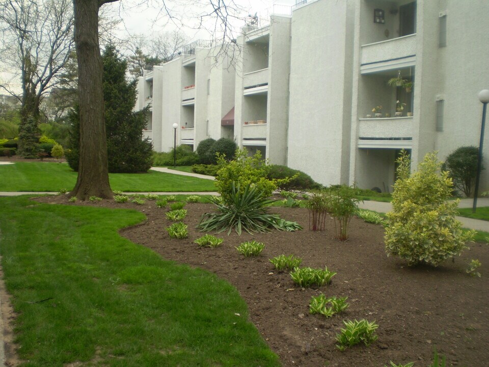 452 River Rd in Nutley, NJ - Building Photo