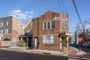 29 William St in Orange, NJ - Building Photo