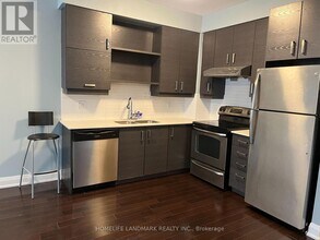 8228-8228 Birchmount Rd in Markham, ON - Building Photo - Building Photo