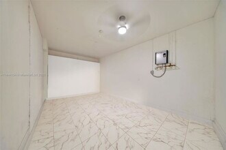 11108 W 33rd Way in Hialeah, FL - Building Photo - Building Photo
