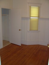 1096 Aileen St, Unit B in Oakland, CA - Building Photo - Building Photo