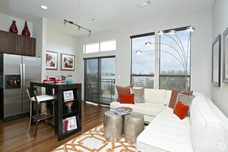 1300 Montrose Blvd in Houston, TX - Building Photo - Building Photo