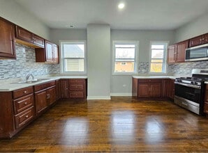 121 N Menard Ave in Chicago, IL - Building Photo - Building Photo