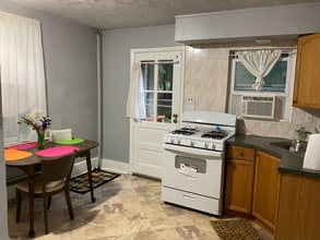 51 Maple Ave, Unit 2 in Rockaway, NJ - Building Photo - Building Photo