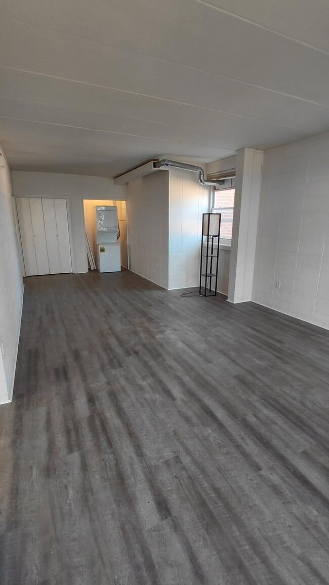 property at 904 Brightwood Manor Dr