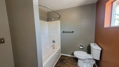 237 Lancaster Ave in Roseburg, OR - Building Photo - Building Photo