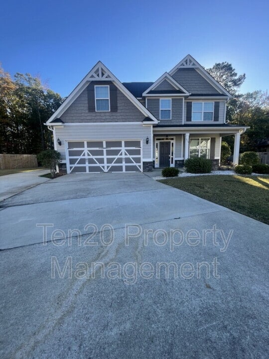 236 Cedar Wy in Hamilton, GA - Building Photo