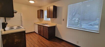 105 Boulder Creek Ct in Redding, CA - Building Photo - Building Photo