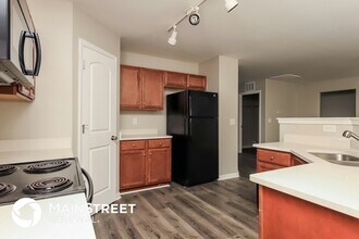 4663 Chapel Ridge Dr, Unit 85-301 in Greensboro, NC - Foto de edificio - Building Photo