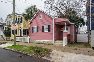 221 Fishburne St in Charleston, SC - Building Photo - Building Photo