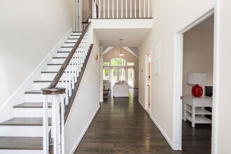 1 Mountain Laurel Ln in Southampton, NY - Building Photo - Building Photo